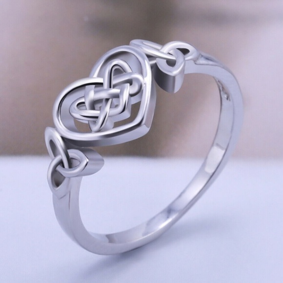 Romantic 925 Silver Heart Shape Wedding Ring New - Picture 2 of 3